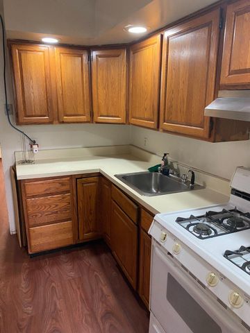 27 SWAN ST, Trenton, NJ 08611