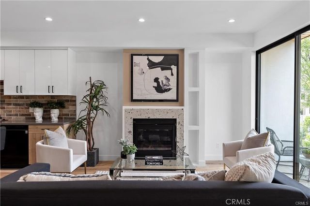 11858 W Flower Lane, Valley Village, CA 91607