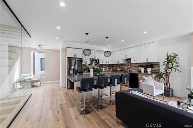 11858 W Flower Lane, Valley Village, CA 91607