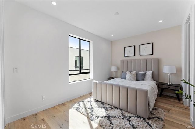 11858 W Flower Lane, Valley Village, CA 91607
