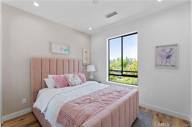 11858 W Flower Lane, Valley Village, CA 91607