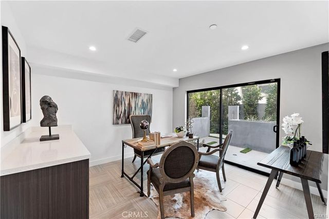 11858 W Flower Lane, Valley Village, CA 91607