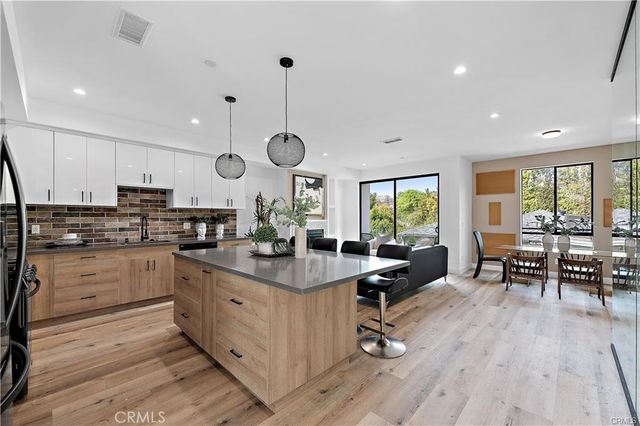 11858 W Flower Lane, Valley Village, CA 91607