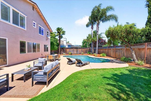 18042 Calle Central, Morgan Hill, CA 95037