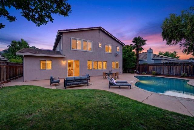 18042 Calle Central, Morgan Hill, CA 95037