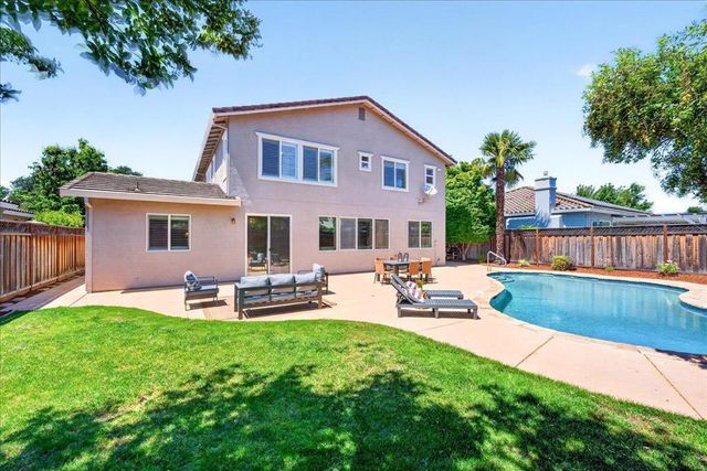 18042 Calle Central, Morgan Hill, CA 95037