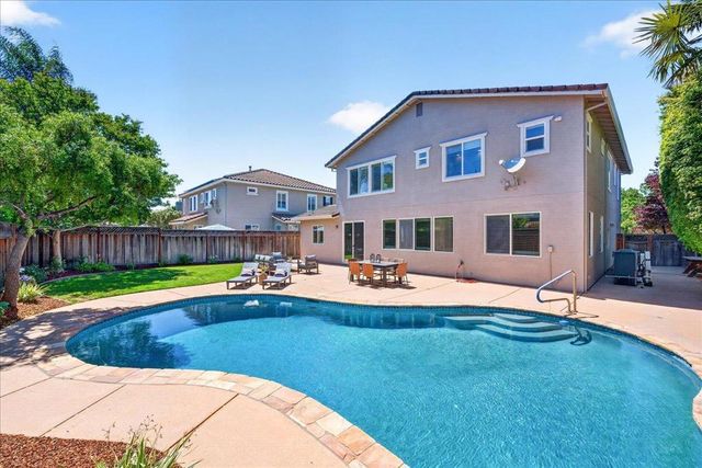 18042 Calle Central, Morgan Hill, CA 95037