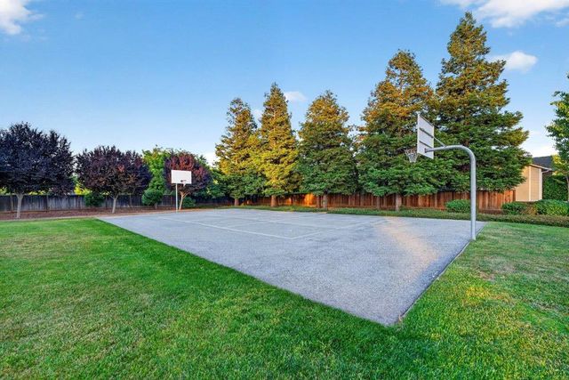 18042 Calle Central, Morgan Hill, CA 95037