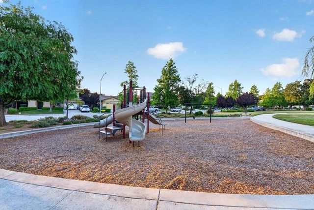 18042 Calle Central, Morgan Hill, CA 95037