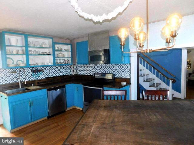 105 E MAIN ST, Wardensville, WV 26851