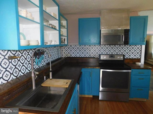 105 E MAIN ST, Wardensville, WV 26851