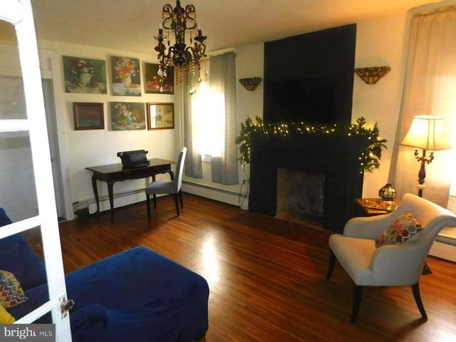 105 E MAIN ST, Wardensville, WV 26851