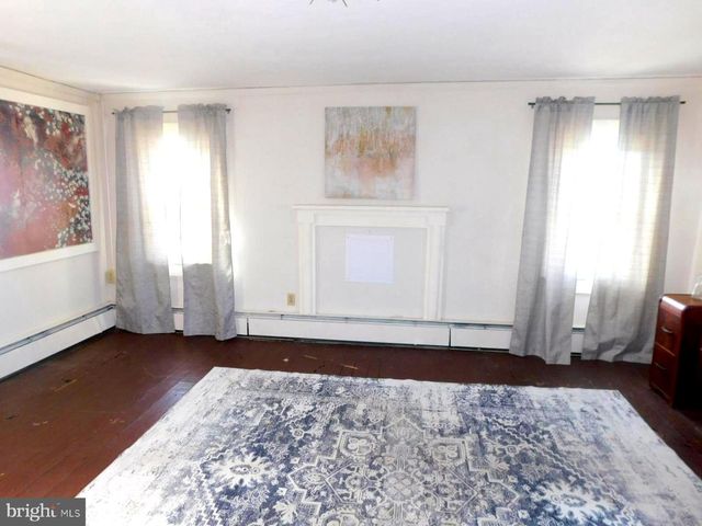 105 E MAIN ST, Wardensville, WV 26851