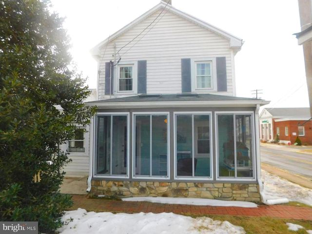 105 E MAIN ST, Wardensville, WV 26851