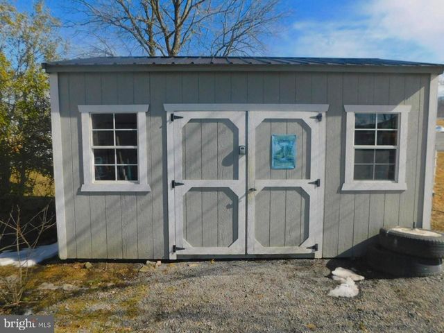 105 E MAIN ST, Wardensville, WV 26851