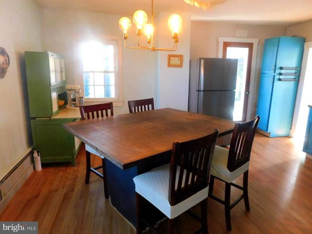 105 E MAIN ST, Wardensville, WV 26851