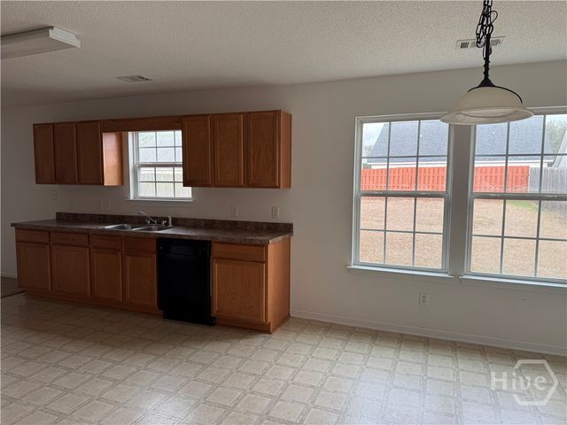 7 Blackberry Lane, Port Wentworth, GA 31407