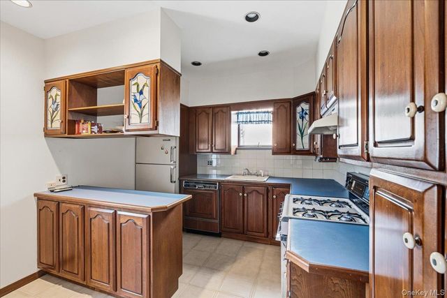 1228 80th Street, Brooklyn, NY 11228