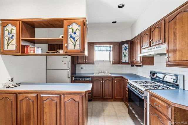 1228 80th Street, Brooklyn, NY 11228