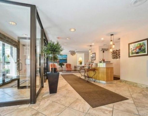 160 academy Street 7h, Poughkeepsie, NY 12601