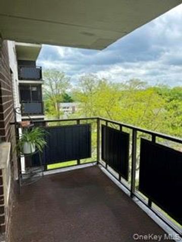 160 academy Street 7h, Poughkeepsie, NY 12601