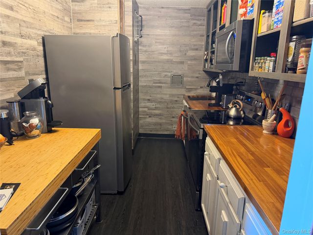 160 academy Street 7h, Poughkeepsie, NY 12601