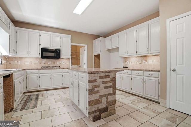 212 Gates Mill Drive, Lawrenceville, GA 30045