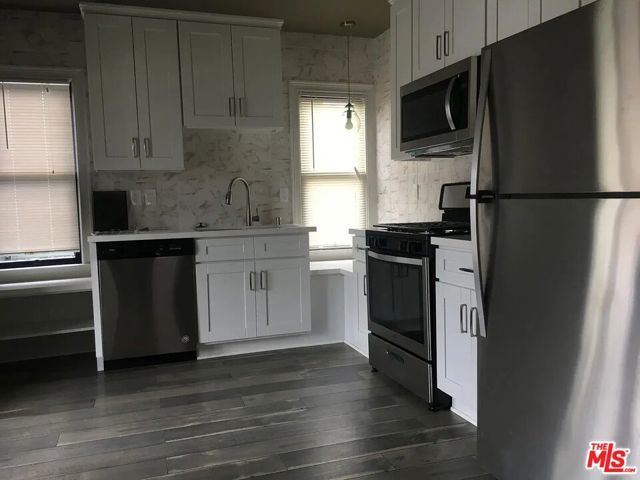 2965 Arlington Avenue, Los Angeles, CA 90018