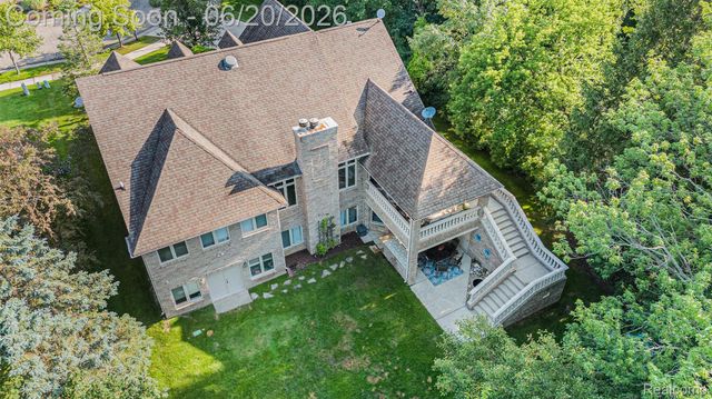 836 Townsend Drive, South Lyon, MI 48178