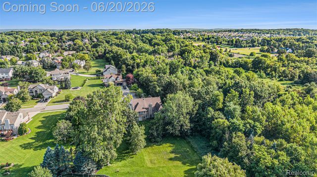 836 Townsend Drive, South Lyon, MI 48178