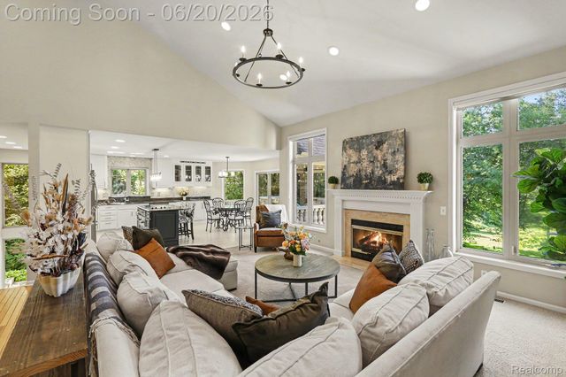 836 Townsend Drive, South Lyon, MI 48178