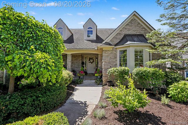 836 Townsend Drive, South Lyon, MI 48178