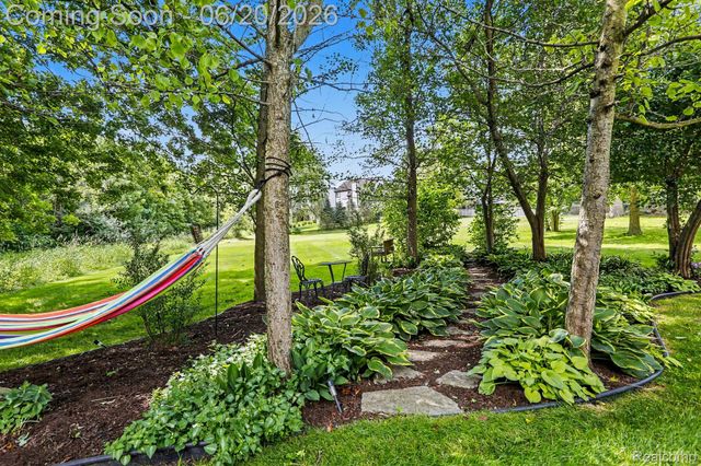 836 Townsend Drive, South Lyon, MI 48178