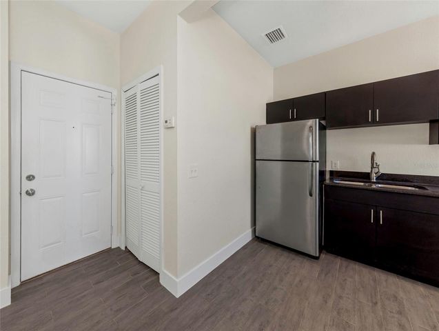 409 8TH STREET N 8, St Petersburg, FL 33701