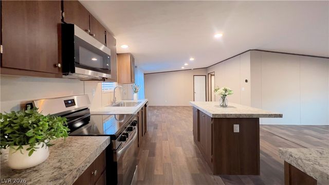 4538 Crystal Peak Drive, Las Vegas, NV 89115