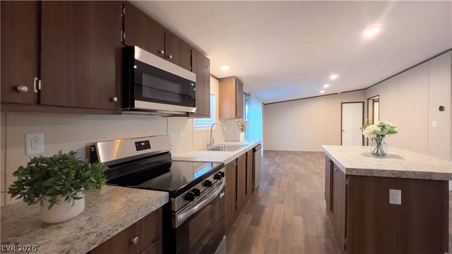 4538 Crystal Peak Drive, Las Vegas, NV 89115