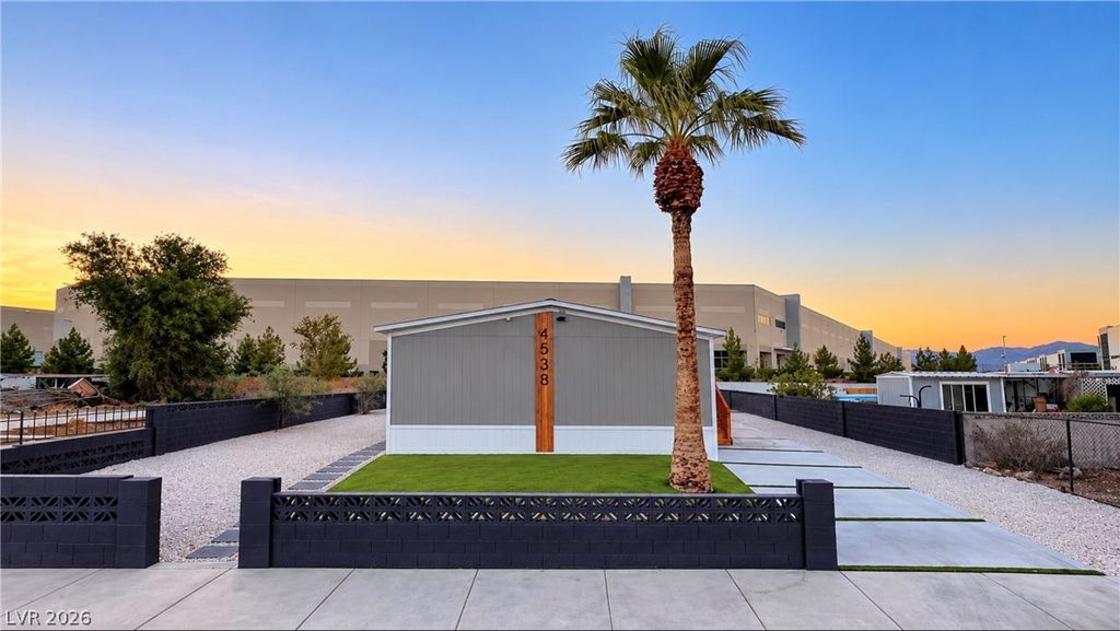 4538 Crystal Peak Drive, Las Vegas, NV 89115 — photo 3