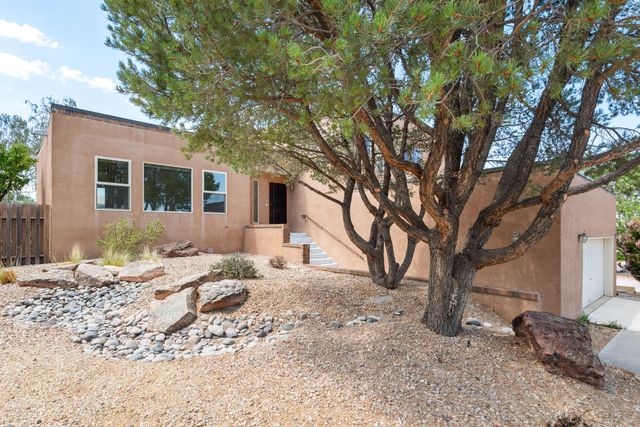 13104 Deer Dancer Trail NE, Albuquerque, NM 87112