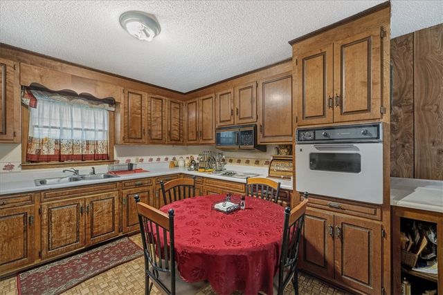 135 Seneca River Road, Seneca, SC 29678