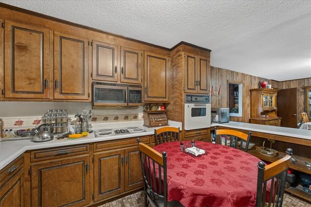 135 Seneca River Road, Seneca, SC 29678