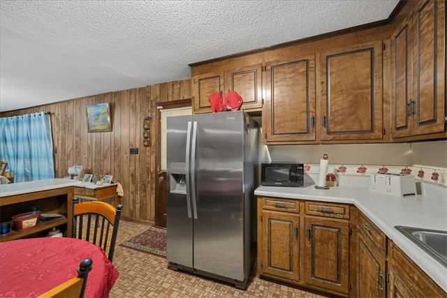 135 Seneca River Road, Seneca, SC 29678