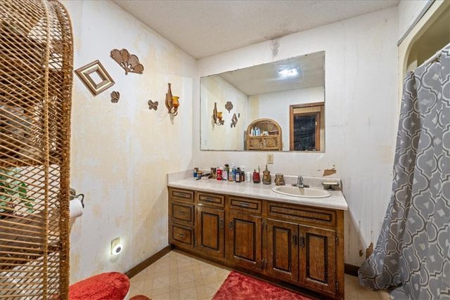 135 Seneca River Road, Seneca, SC 29678