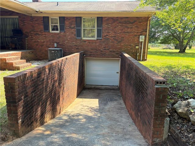135 Seneca River Road, Seneca, SC 29678