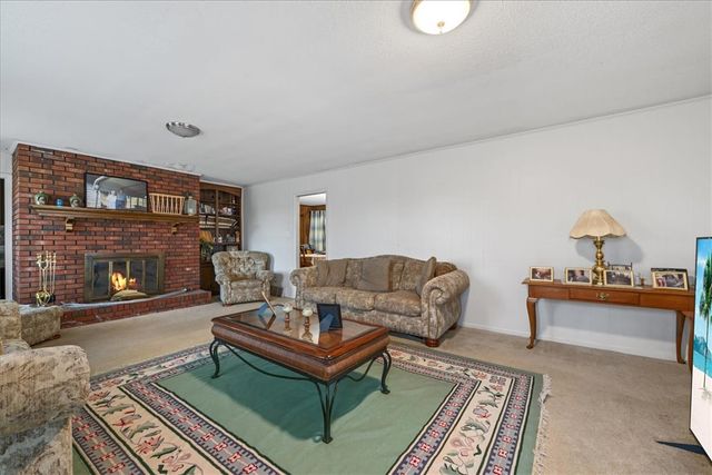 135 Seneca River Road, Seneca, SC 29678