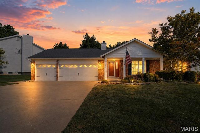 2296 Delaware Drive, St Charles, MO 63303