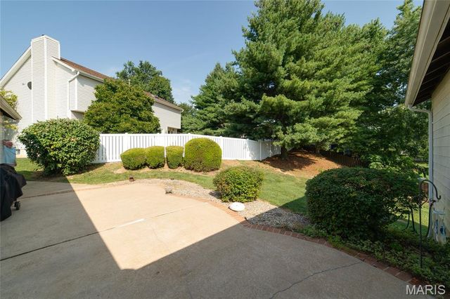 2296 Delaware Drive, St Charles, MO 63303