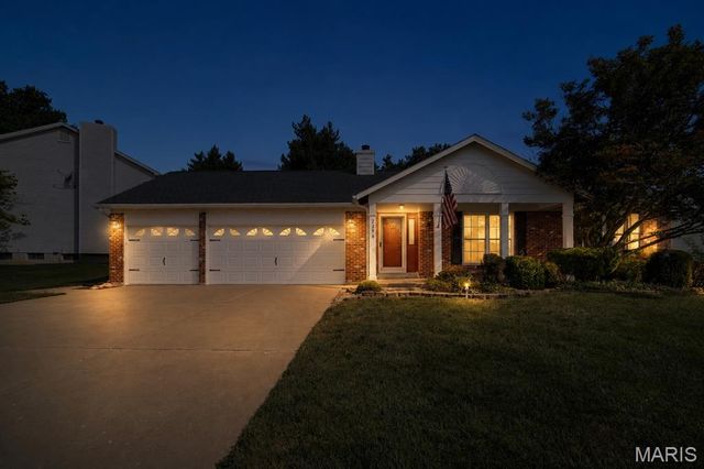 2296 Delaware Drive, St Charles, MO 63303