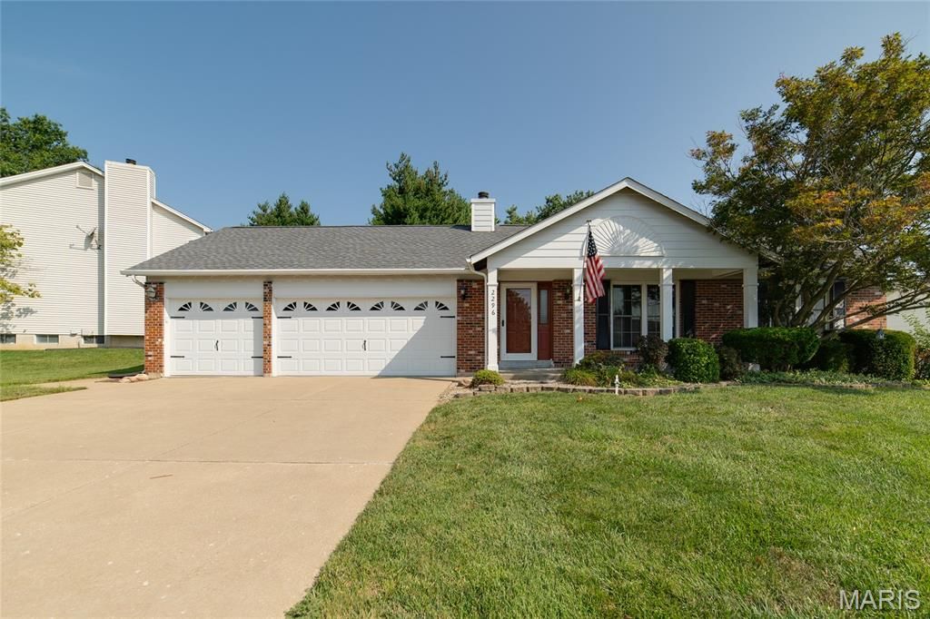2296 Delaware Drive, St Charles, MO 63303