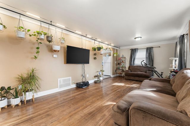 324 Maple Street, Crown Point, IN 46307