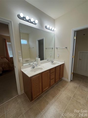 2008 Golden Ridge Lane, Charlotte, NC 28208